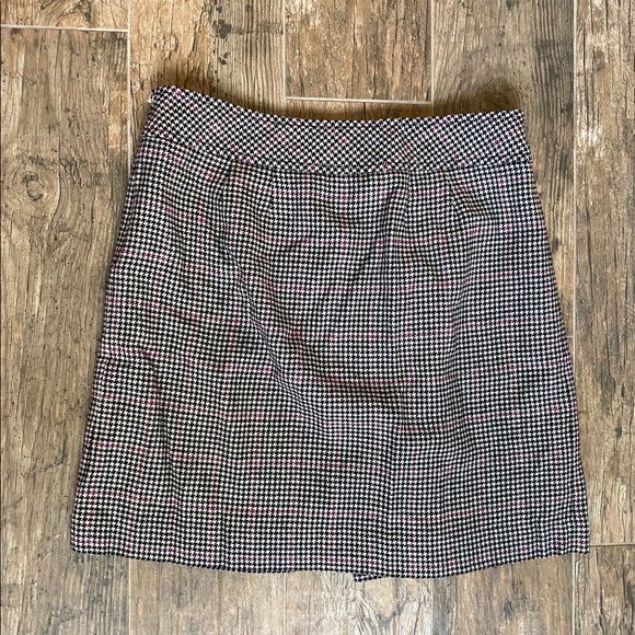 Ann Taylor Loft skirt! Perfect for winter! - Picture 3 of 3